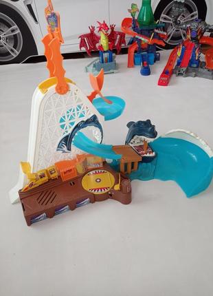 Трек hot wheels shark park парк акулы.