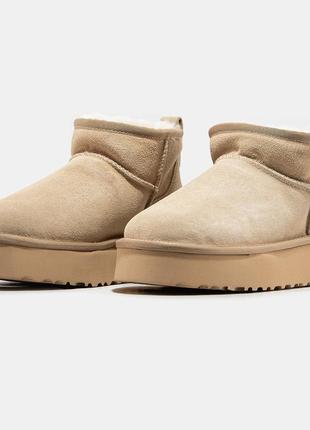 Ugg classic mini бежевые замшевые зимние угги унисекс женские теплые, стильные сапоги 36-412 фото