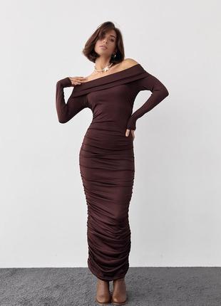 Сукня жіноча коричнева довга з драпіруванням5 фото