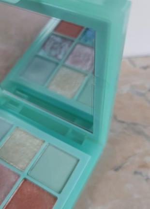 Палетка теней huda beauty
pastel mint obsessions4 фото