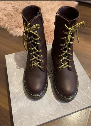 Черевики в стилі dr. martens зі шнурівкою2 фото