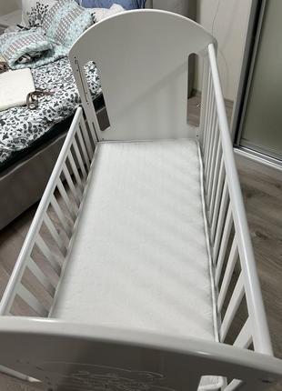 Дитяче ліжечко з матрасом