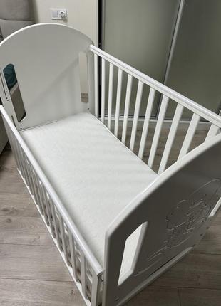Дитяче ліжечко з матрасом