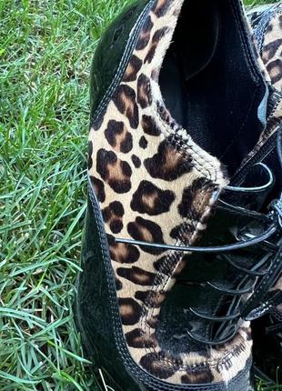 Ботильоны лаковые кожаные с леопардовыми вставками полуботинки2 фото