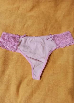 Красивые кружевные трусики-стринги р. 38-40