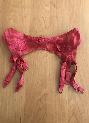 Підтяжки для панчох.