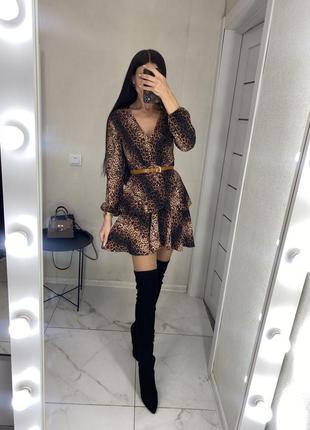 Эффектное леопардовое платье