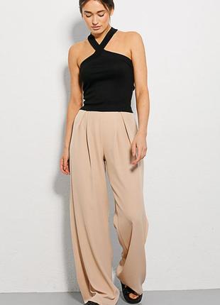 Женские палаццо светло-бежевые с защипами на талии