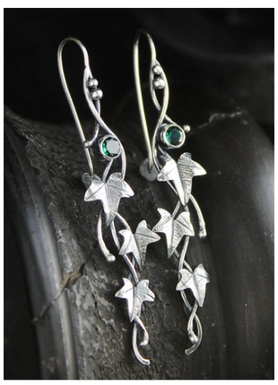 Сережки плющ із зеленим цирконом