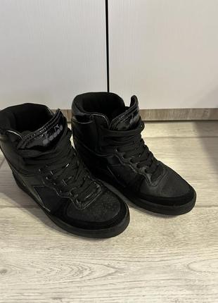 Сникерсы diadora