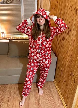 Жіноча піжама кігурумі з кишенею на попі з сніжинками, червона , подарунок дівчині кигуруми, попожама