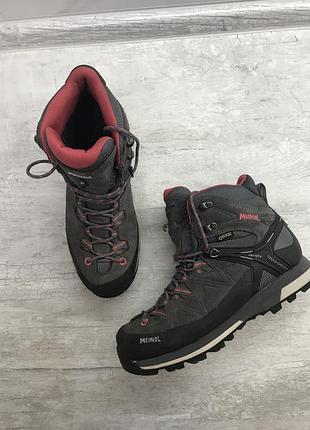 Ботинки треккинговые туристические