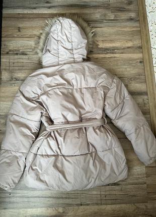 Курточка куртка с капюшоном натуральным мехом нюдовая бежевая демисезонная2 фото