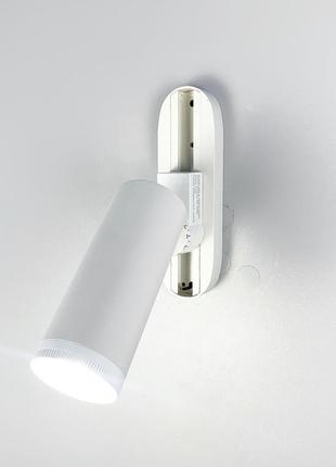 Трековый светильник с линзой в белом.3 фото