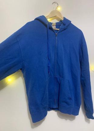 Синяя кофта на застежке