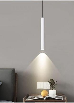 Підвісний світильник у білому корпусі