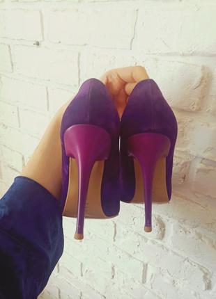 Шикарные туфли лодочки,фиолетового цвета2 фото
