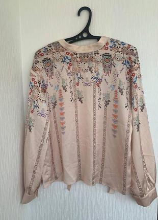 Блузка с орнаментом в стиле вышиванки1 фото
