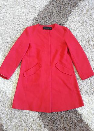 Пальто фирмы zara.
