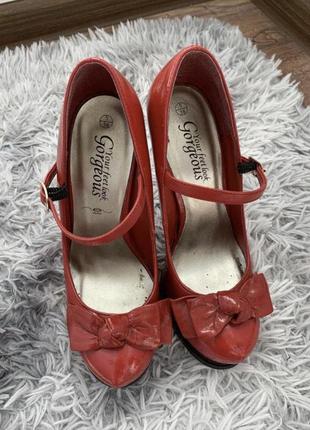 Красные ботиночки туфли высокие каблук new look gorgeous шикарные к праздникам новогодние санты2 фото