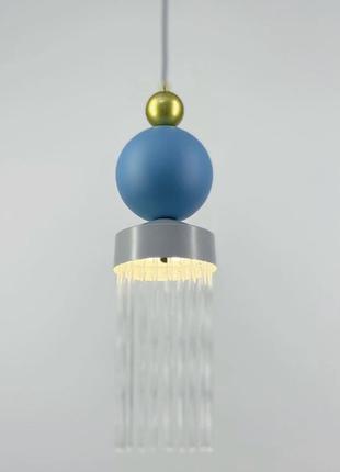 Оригинальный светильник masiero с голубой фурнитурой.