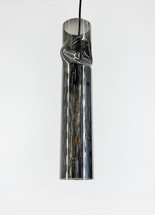 Подвесной светильник с удлиненным плафоном.1 фото