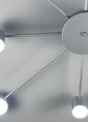 Стельовий світлодіодний світильник срібного кольору.5 фото