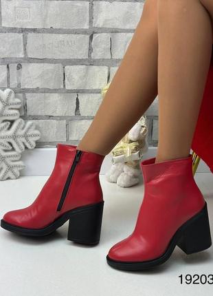 Зимові жіночі шкіряні ботинки червоного кольору, трендові жіночі черевики на підборах4 фото