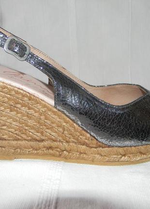 Шкіряні босоніжки spring summer р. 39 дл.ст 24,7 см нові