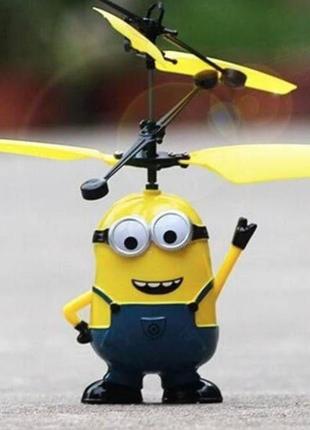 Іграшка-вертоліт літаючий міньйон дитяча літаюча іграшка на керуванні3 фото