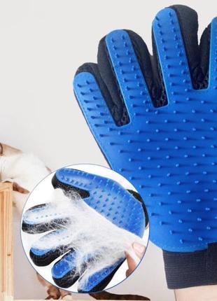 Зручна рукавичка-гребінець для вичісування вовни у собак та котів true touch pet glove для домашніх тварин