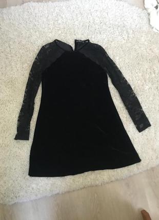 Плаття чорно кольору з мережевом