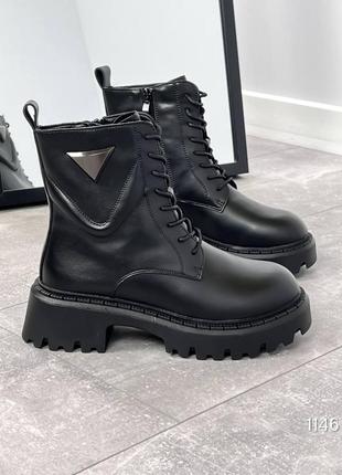 Черные удобные массивные ботинки9 фото