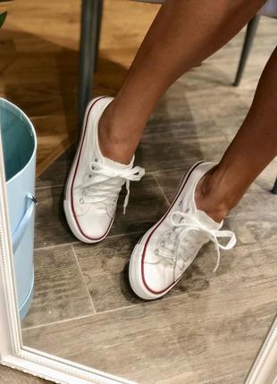 Очень качественные белые кеды в стиле converse/фото на ножках!8 фото