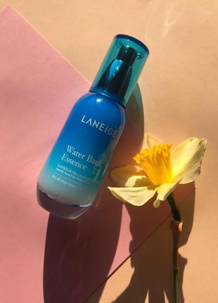 Зволожуюча есенція laneige water bank essence1 фото