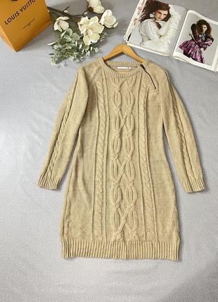 Теплое вязаное платье с шерстью