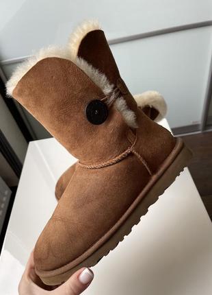 Ugg short bailey button ii boot