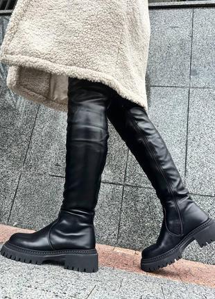 Зимові ботфорти на зручній підошві