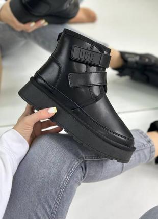 Чорні стильні практичні теплі зимові черевики уггі на липучках натуральна шкіра3 фото