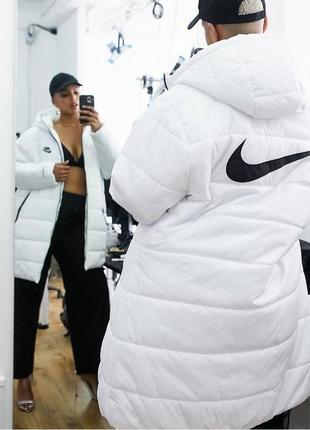 Оригінальна жіноча куртка nike «sportswear therma-fit repel hooded parka jacket »2 фото