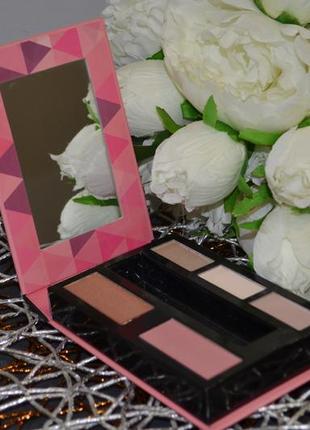 Палетка для макияжа soap & glory tricks of the shade gift set