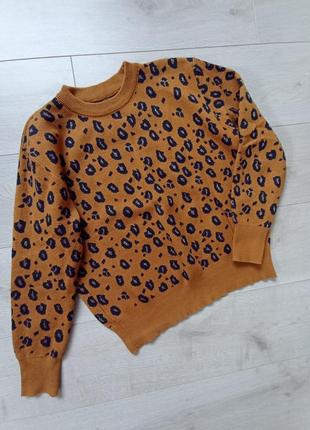 Свитер в анималистичный принт