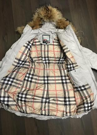 Куртка-пуховик дитяча на зріст 146 з натуральним хутром. цікавий капюшон- можна носити як шапку