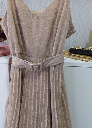 Нарядное платье миди от new look плиссе с пояском4 фото