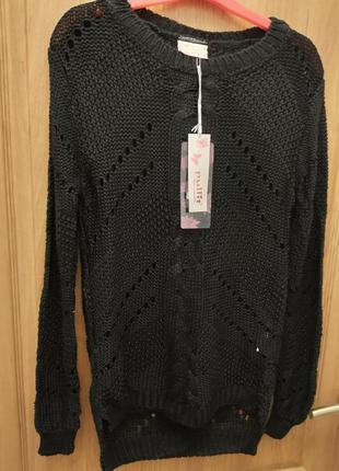 Светр жіночий