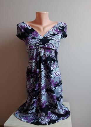 Трикотажна сукня, плаття з красивим декольте в квітковий принт, р. 38-40