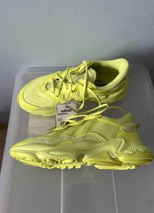 Новые кроссовки adidas ozweego