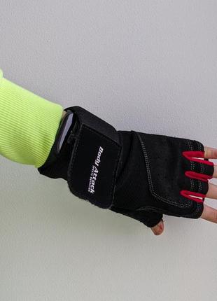 Спортивные перчатки перчатки