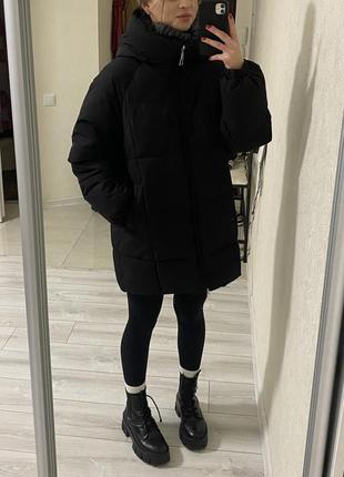 Зимова чорна куртка (оверсайз)