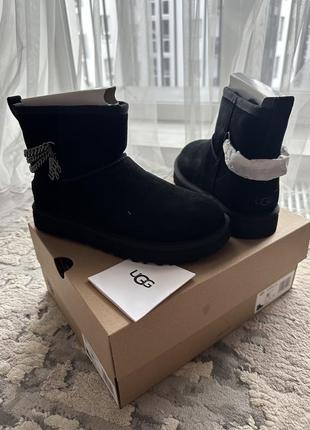 Ugg mini classic original